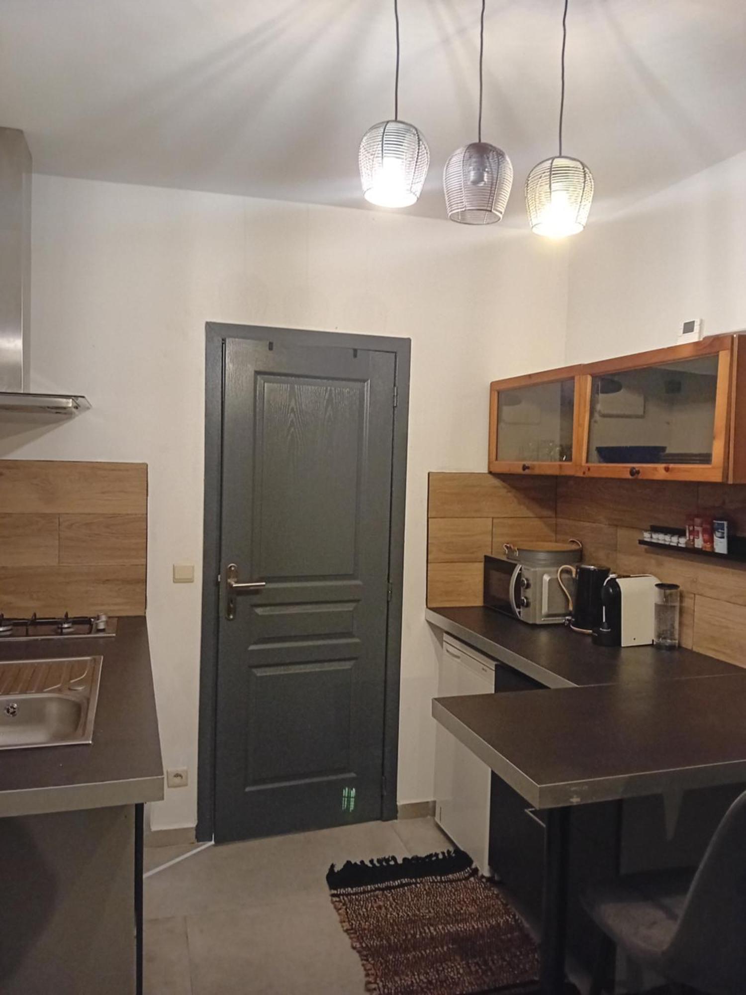 Studio Meuble 4Km Aeroport Σαρλρουά Εξωτερικό φωτογραφία