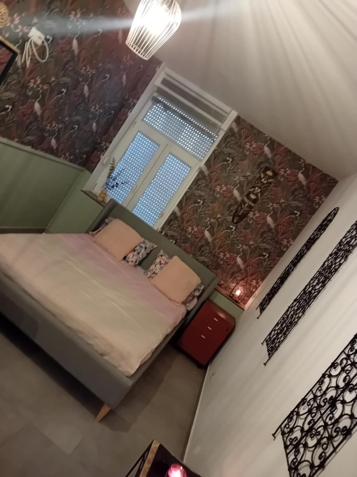 Studio Meuble 4Km Aeroport Σαρλρουά Εξωτερικό φωτογραφία